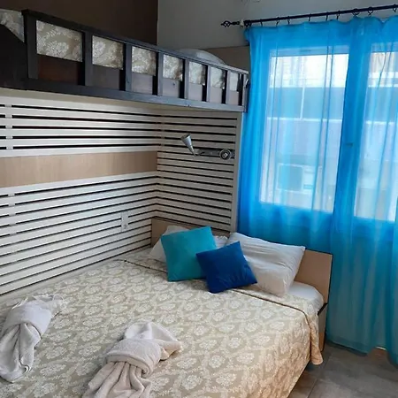 Отель Amaryllis 2*