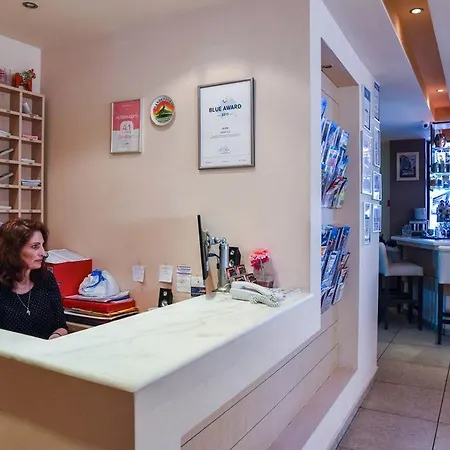 Отель Amaryllis 2*